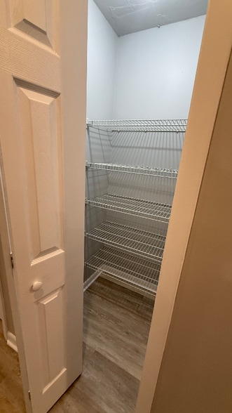 Building Photo - 500 Fairway Village Dr