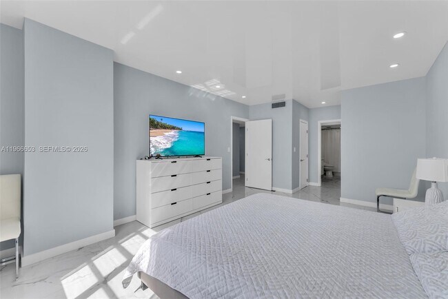 Building Photo - 1980 S Ocean Dr