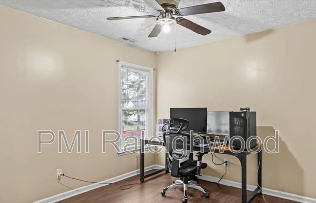 Building Photo - 1142 Blankshire Rd