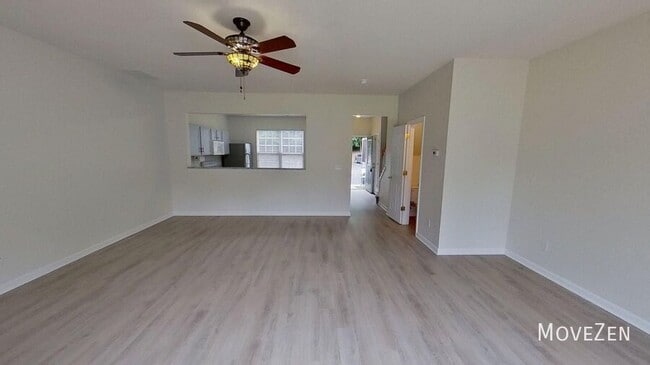 Building Photo - 614 Canyon Lake Cir