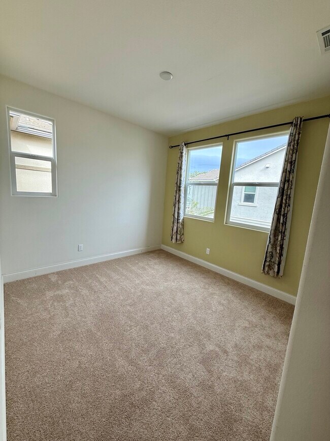 Building Photo - 311 Oak Hill Rd