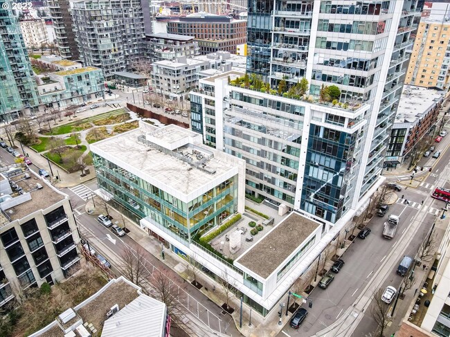 aerial view of the Metropolitan Condos - 1001 NW Lovejoy St