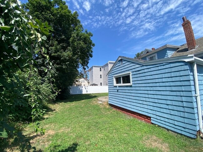 Building Photo - 46 Whiting St