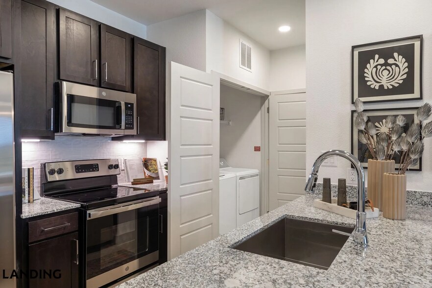 Building Photo - 8110 Blue Goose Rd