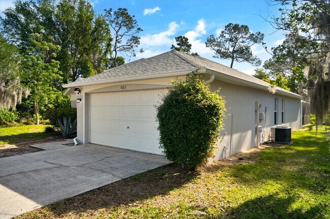 Building Photo - 1033 Lake Davenport Blvd