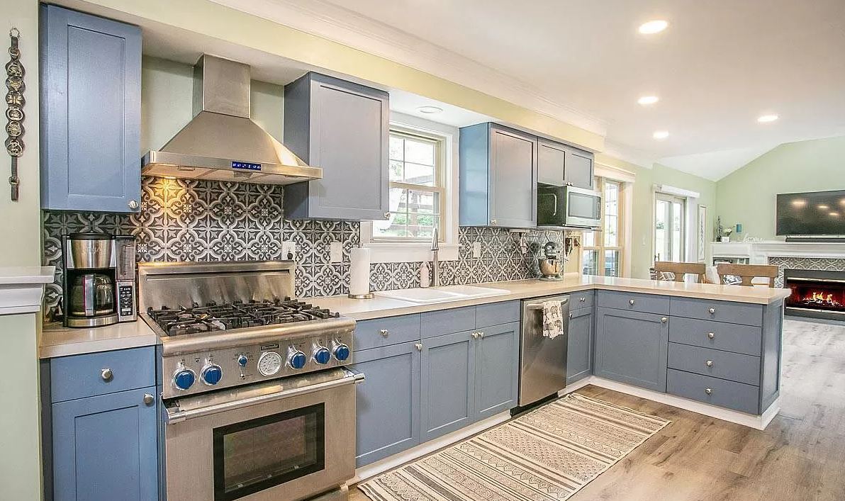 Building Photo - 295 Sugartown Rd