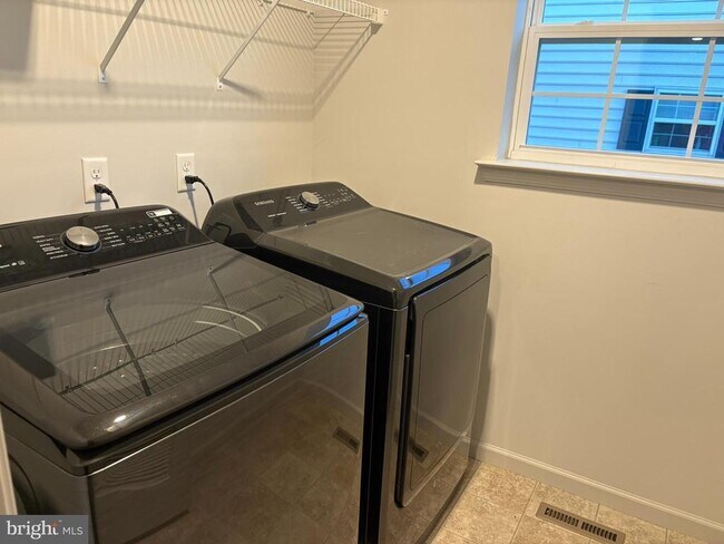 Building Photo - 3098 Goshen Dr