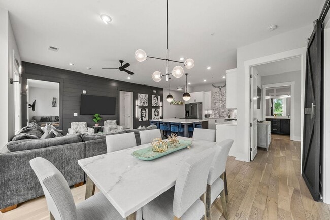 Building Photo - 119 Acklen Park Dr