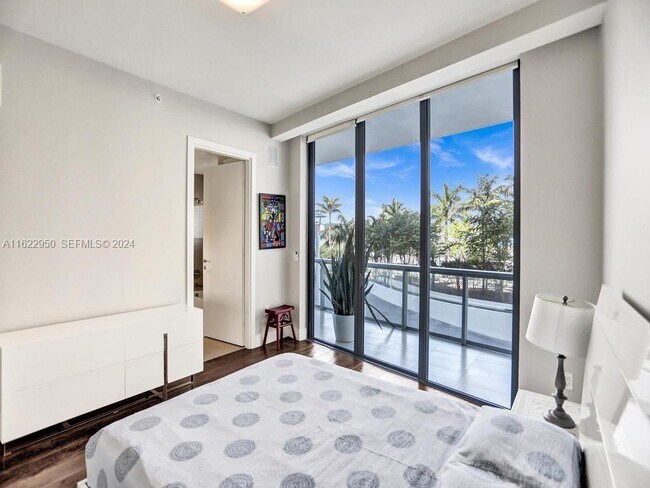 Building Photo - 3250 NE 188th St