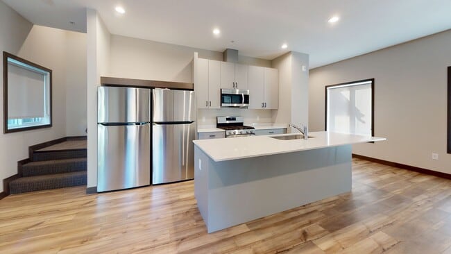 Primary Photo - 6-Bedroom Duplex in Dinkytown