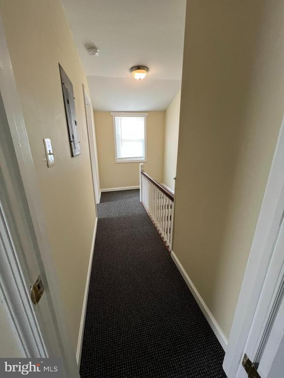 Building Photo - 42 Holland Ave