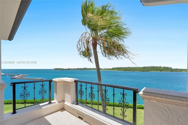 Building Photo - 2244 Fisher Island Dr
