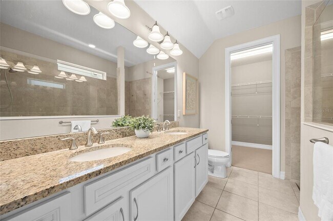 Building Photo - 2880 E Lake Pointe Dr