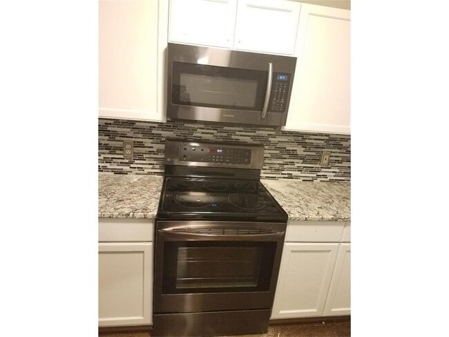 Building Photo - 3192 Osborne Rd NE