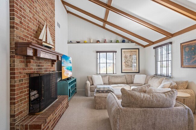 Building Photo - Unfurnished Year-Round Rental with Private Pool in Rehoboth Beach Yacht & Country Club
