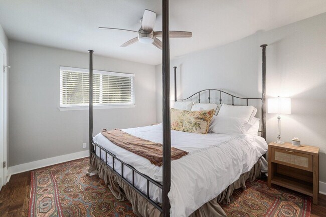 Building Photo - 7107 Scenic Brook Dr