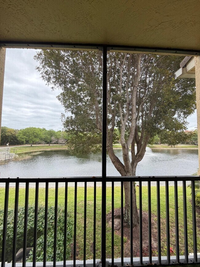 Building Photo - 2805 Veronia Dr