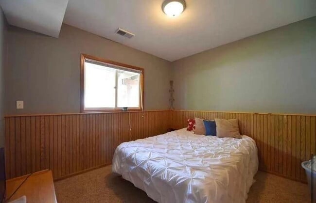 Building Photo - 822 Beech St