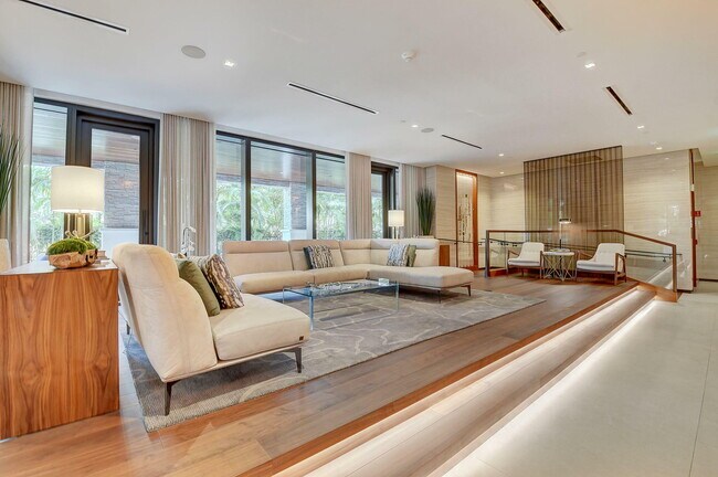 Building Photo - 200 SE Mizner Blvd