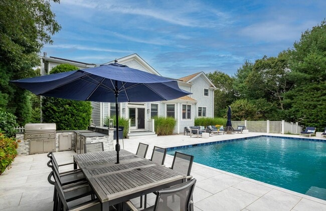 Building Photo - 48 Woodthrush Ln