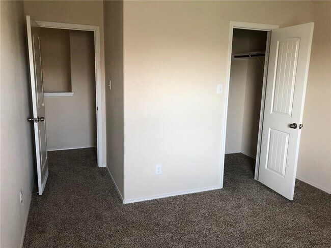 Building Photo - 18713 Falcon Pointe Blvd