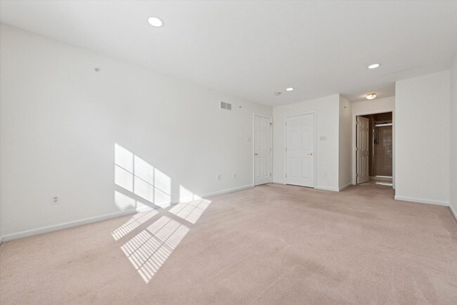 Building Photo - Beautiful 2BR/2.5BA Townhome in Byers Station with Finished Basement & Community Amenities