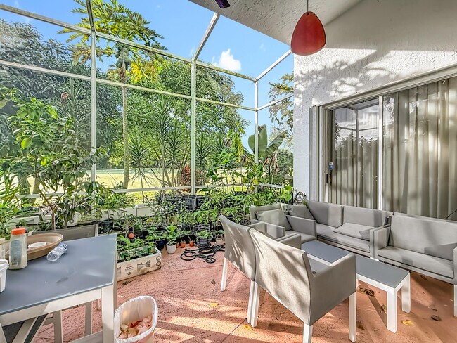 Building Photo - 11853 Fountainside Cir