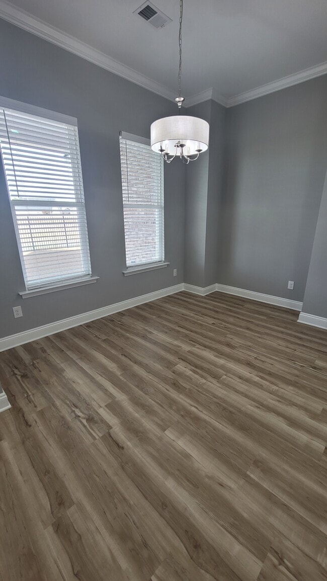 Building Photo - 1031 Wessex Dr