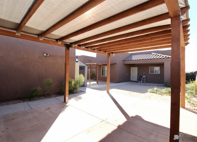 Building Photo - 8218 E paraiso Pkwy