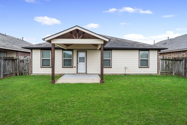 Building Photo - 3322 McDonough Way