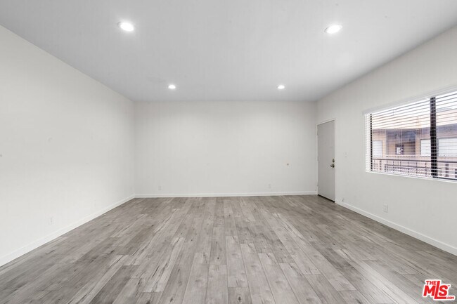 Building Photo - 424 Westmoreland Ave