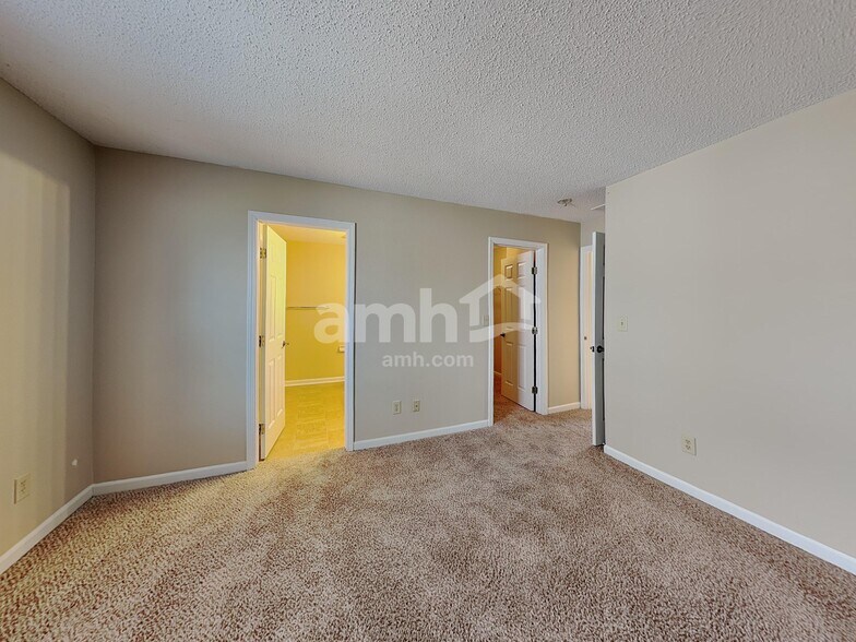 Building Photo - 1002 Leland St