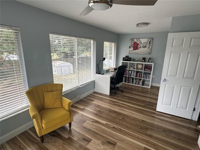 Building Photo - 7327 Floral Cir E