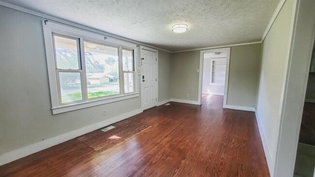 Building Photo - 103 Mimosa Ln