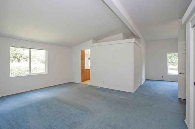 Building Photo - 3-Bedroom Gig Harbor Retreat with Private ...
