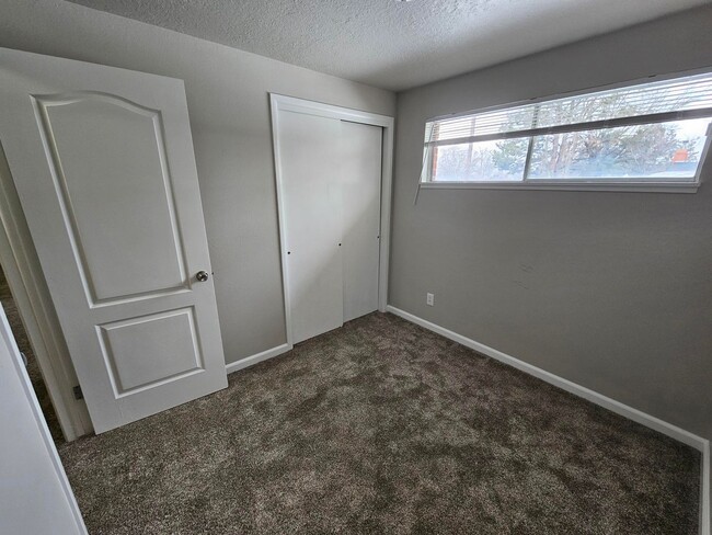 Building Photo - 2402 W Lemhi St