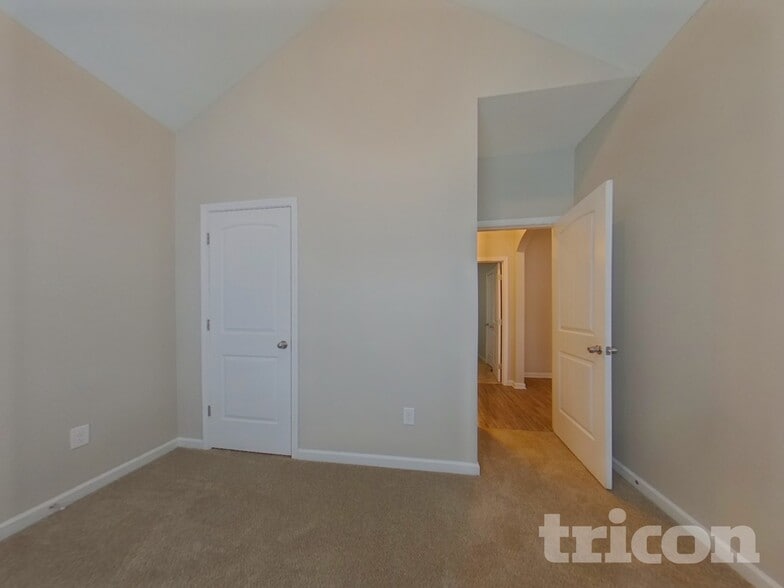 Building Photo - 216 Stone Creek Ct