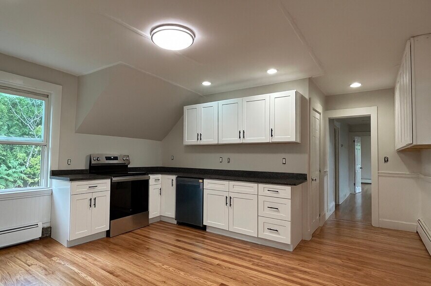 Building Photo - 26 Clinton Ave