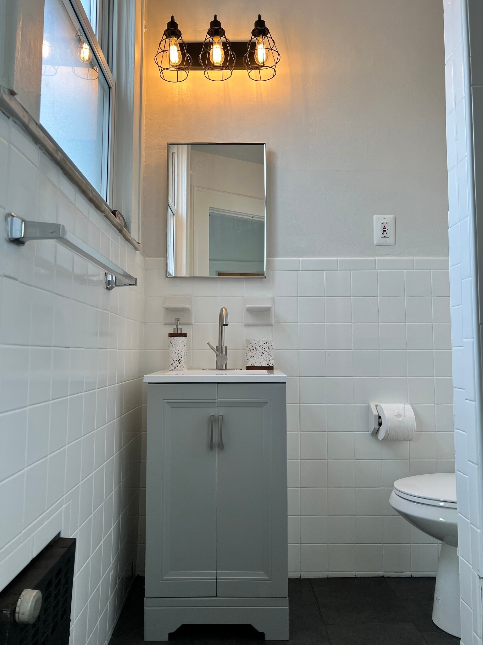 bathroom - 16 Bellair Pl