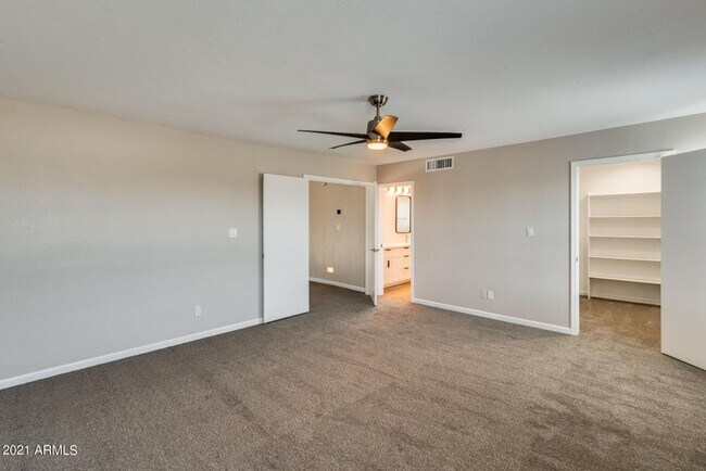 Building Photo - An ABSOLUTE DREAM HOME is waiting for you!...