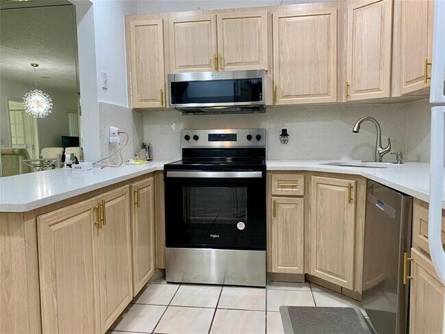 Building Photo - 301 Knotty Pine Cir