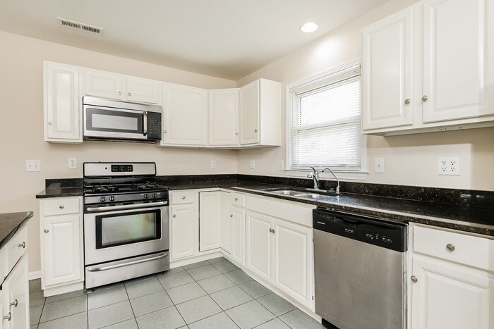 Building Photo - 29 Montclair Ave