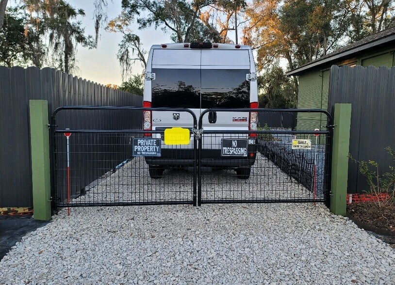 Building Photo - 5321 NE 29th St