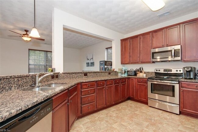Building Photo - Glenwood Single family 4 bedroom 3.5 Baths