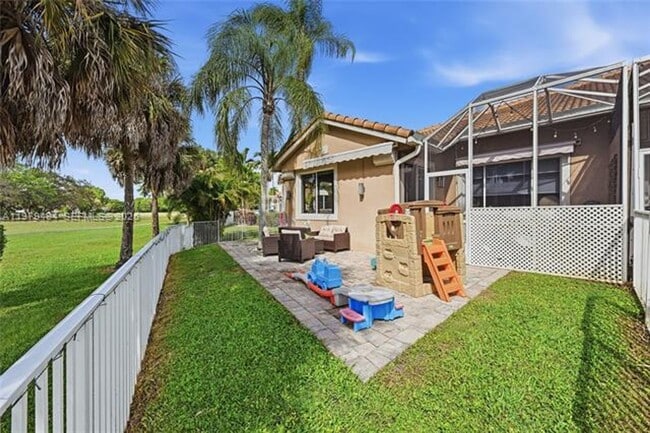 Building Photo - 1166 SW 158th Way