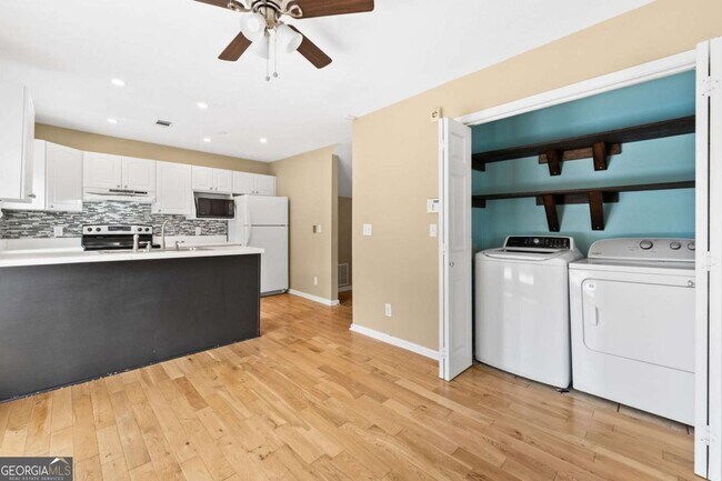 Building Photo - 2266 Oak Glenn Cir