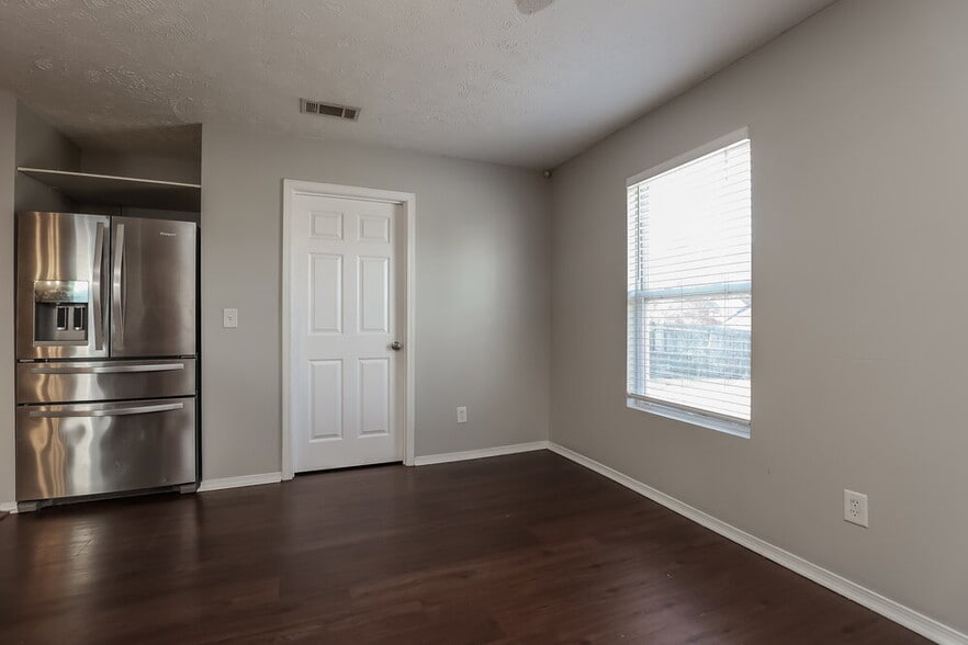 Building Photo - 5064 Smith Springs Pkwy