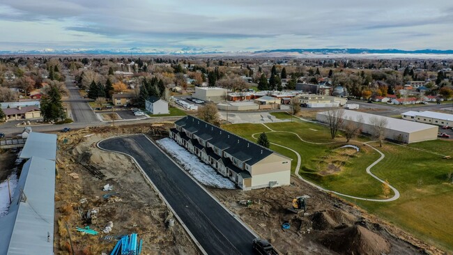 Building Photo - BRAND NEW 3 BED 2.5 BATH HOMES IN ST ANTHONY