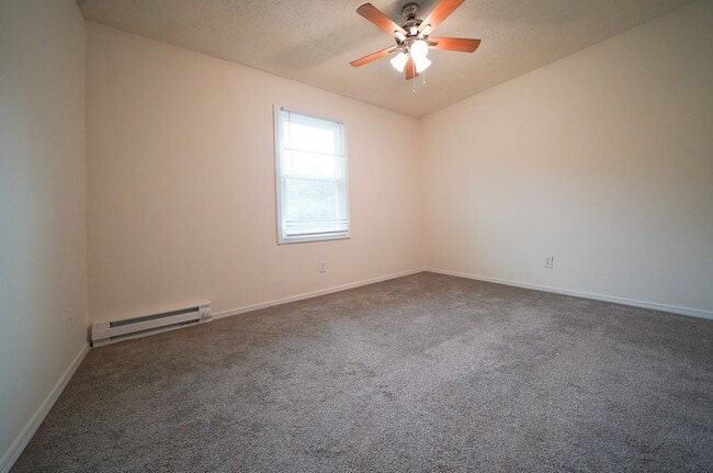 Building Photo - Duplex 2 bedroom, 1 bath near Downtown Kan...