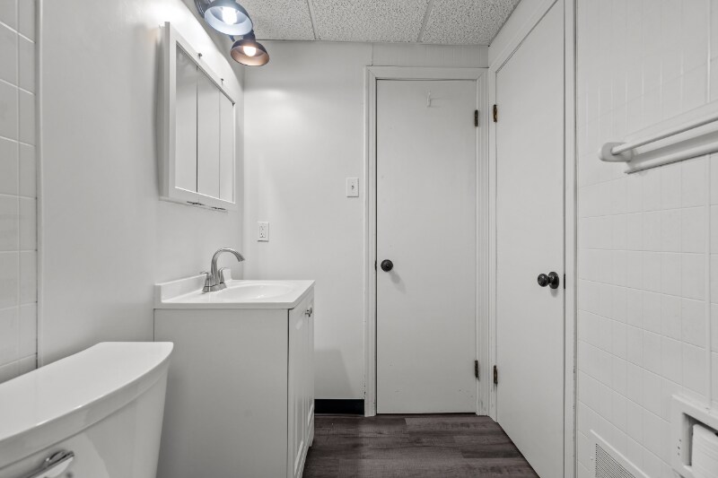 Building Photo - 851 Florence Ave